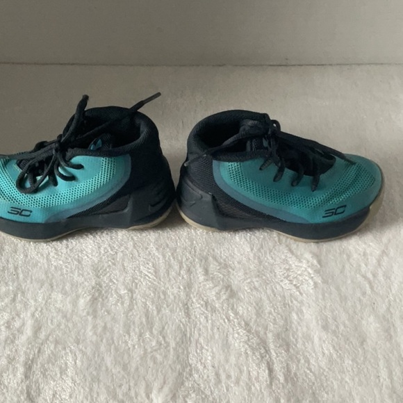 Under Armour Black and Blue sneaker’s Stephen curry - Picture 3 of 6